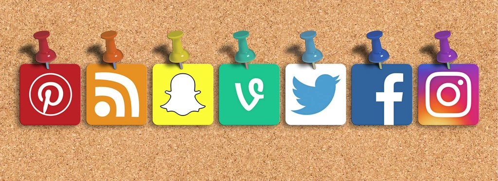 Social Media Pages for Mobile Case Online